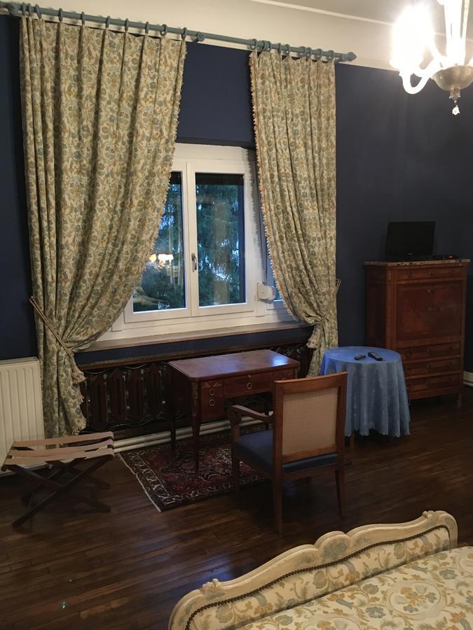 Manoir De La Graviere Bed & Breakfast Mouzon  Bagian luar foto