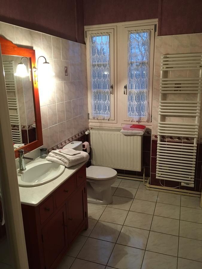 Manoir De La Graviere Bed & Breakfast Mouzon  Bagian luar foto